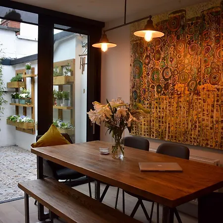 3 Bedroom Townhouse In 4 Sleeps 6 *