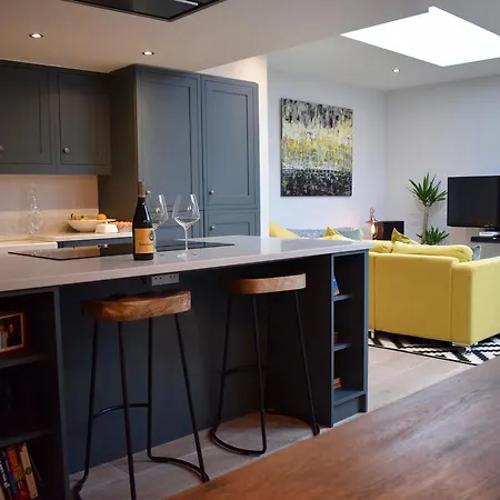 Apartment 3 Bedroom Townhouse In 4 Sleeps 6