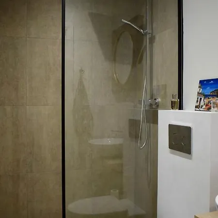 3 Bedroom Townhouse In 4 Sleeps 6 Apartment
